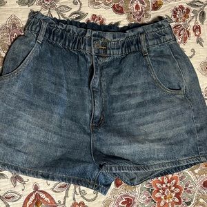 BDG URBAN OUTFITTERS SHORTS